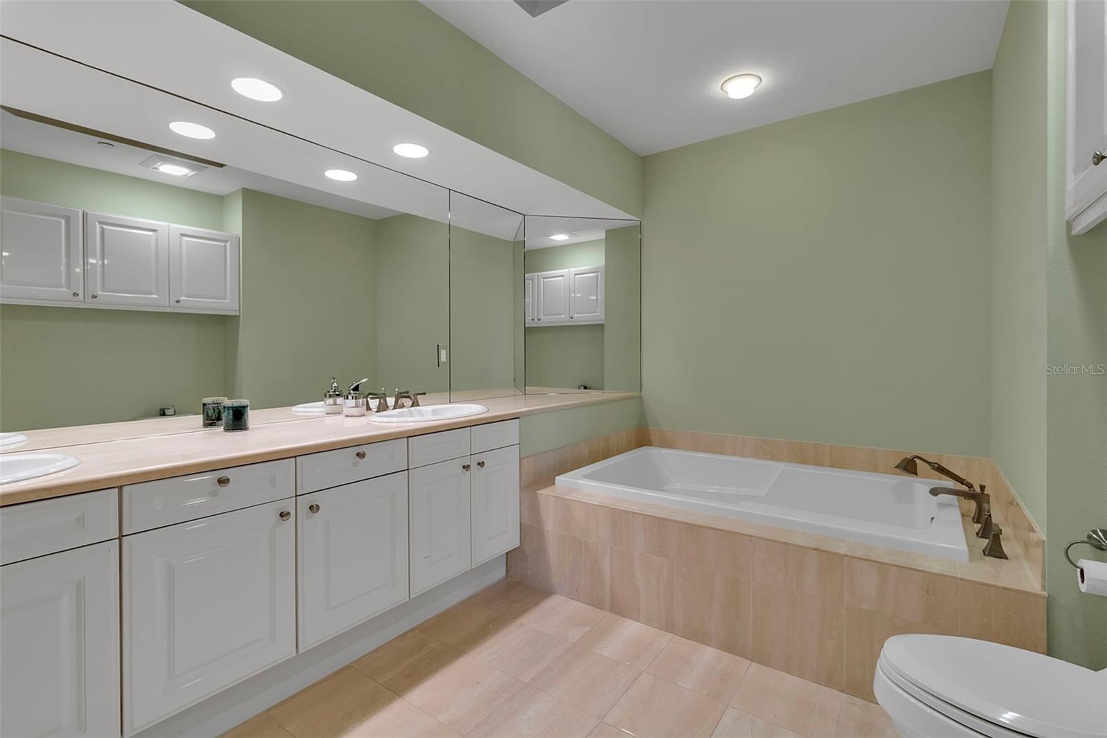 1241 GULF OF MEXICO DR #109