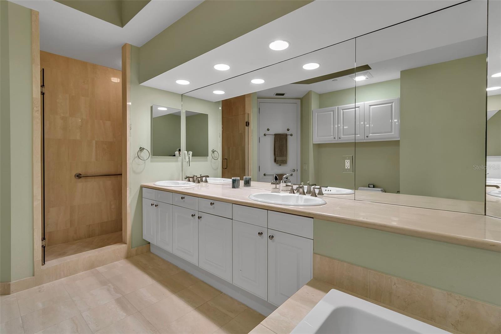 1241 GULF OF MEXICO DR #109