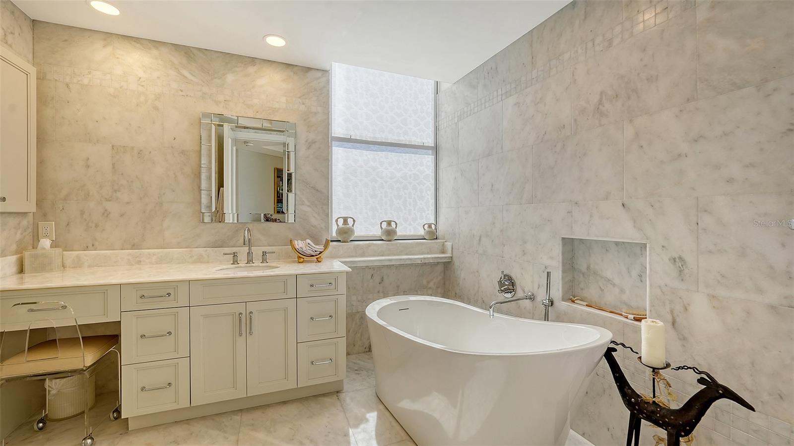 1241 GULF OF MEXICO DR #803