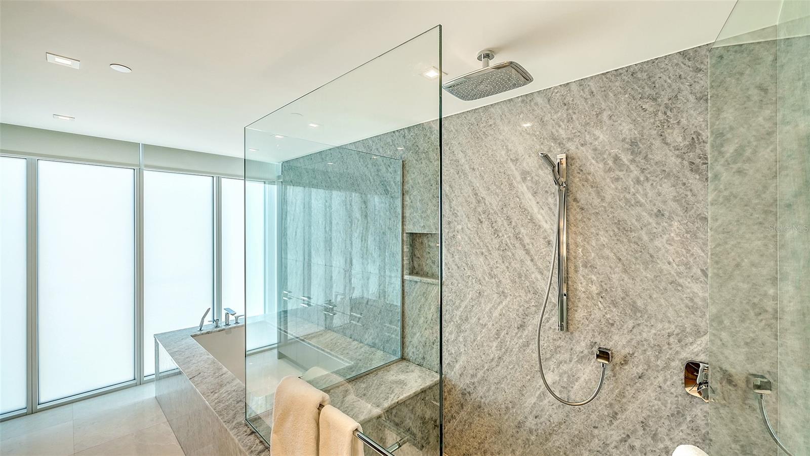 280 GOLDEN GATE PT #600