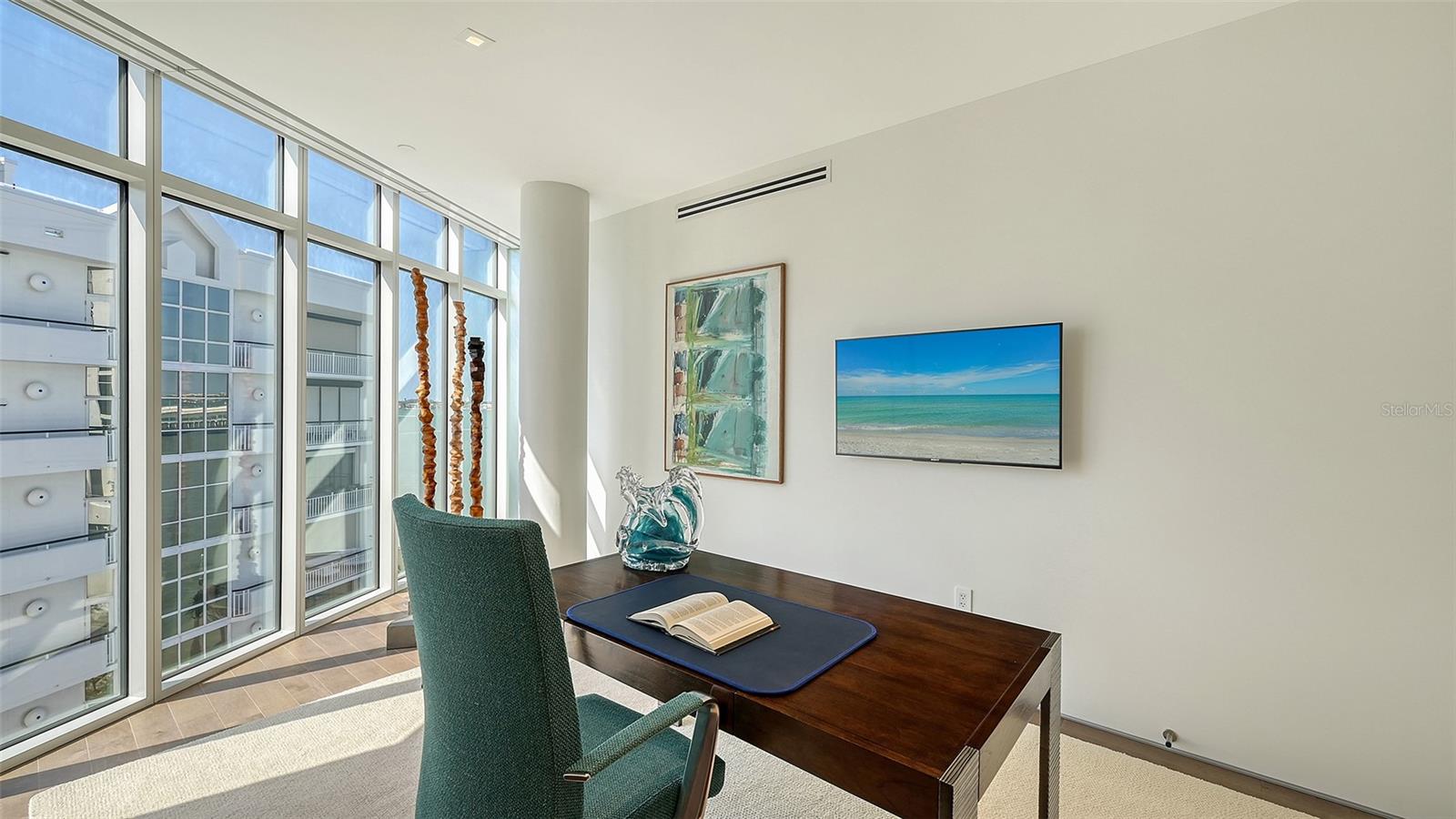 280 GOLDEN GATE PT #600