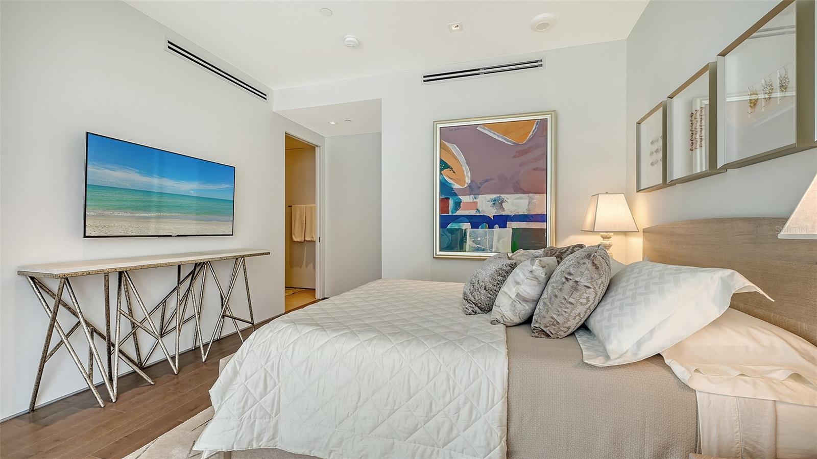 280 GOLDEN GATE PT #600