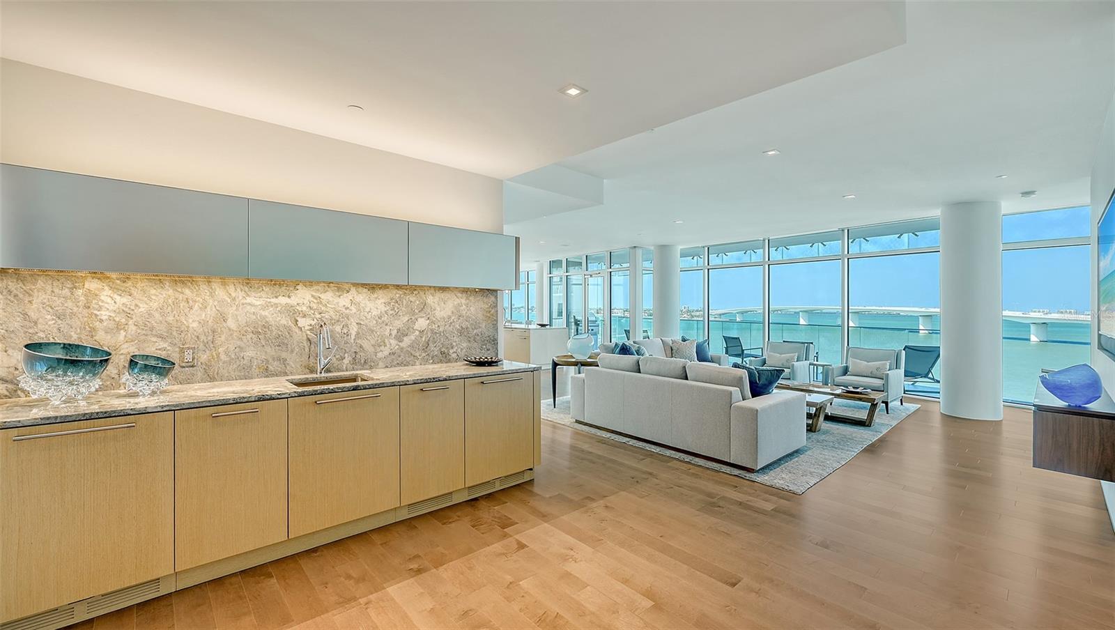 280 GOLDEN GATE PT #600