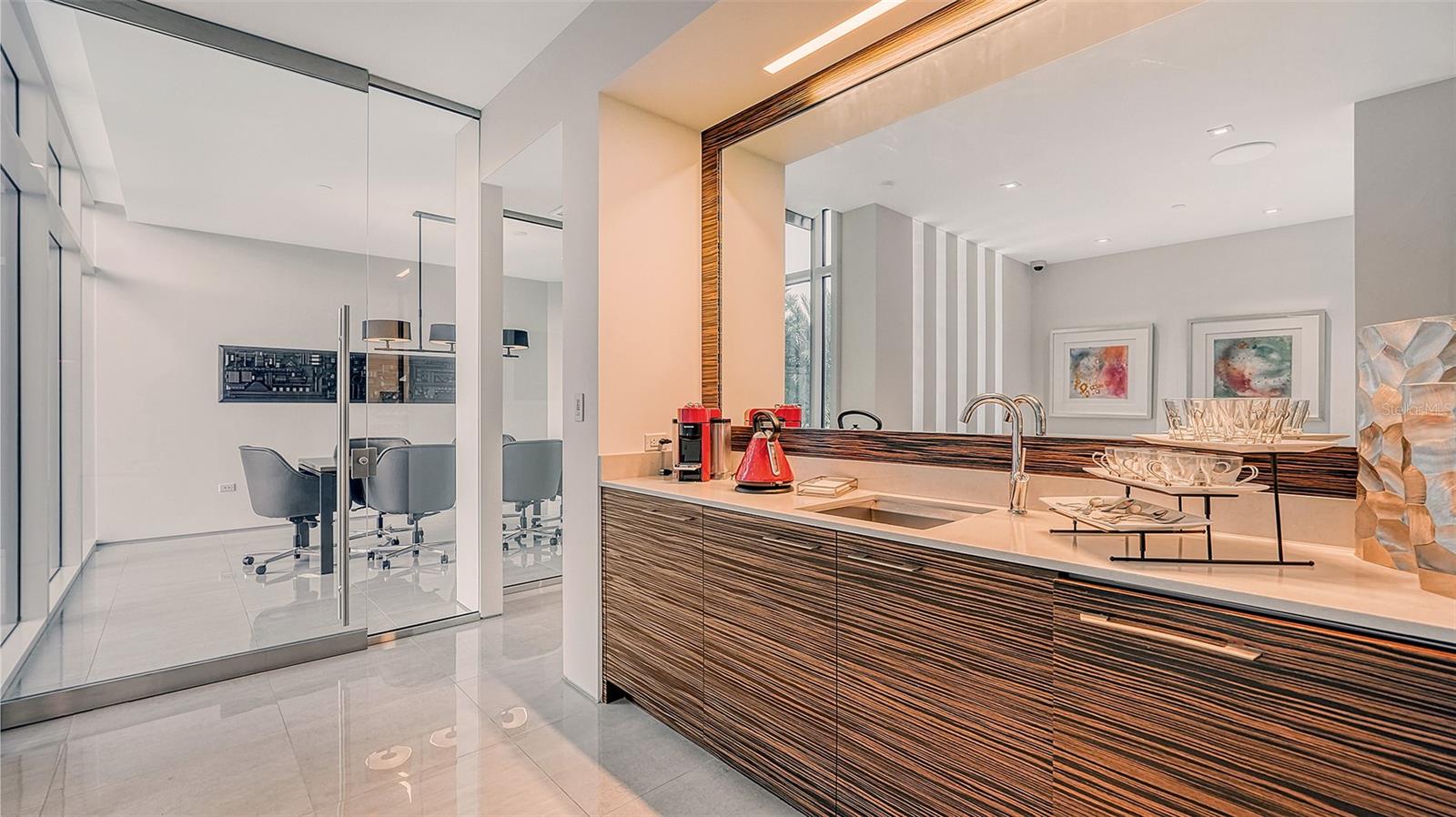 280 GOLDEN GATE PT #600