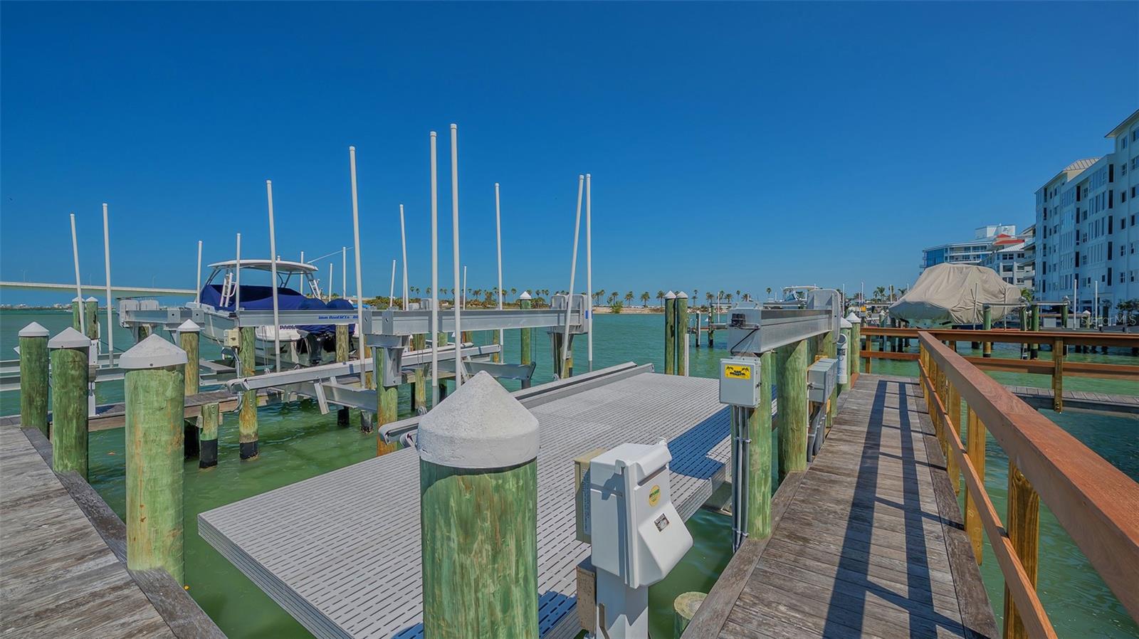 280 GOLDEN GATE PT #600