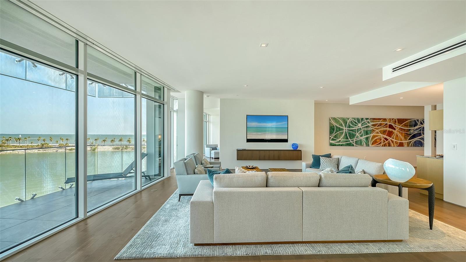 280 GOLDEN GATE PT #600