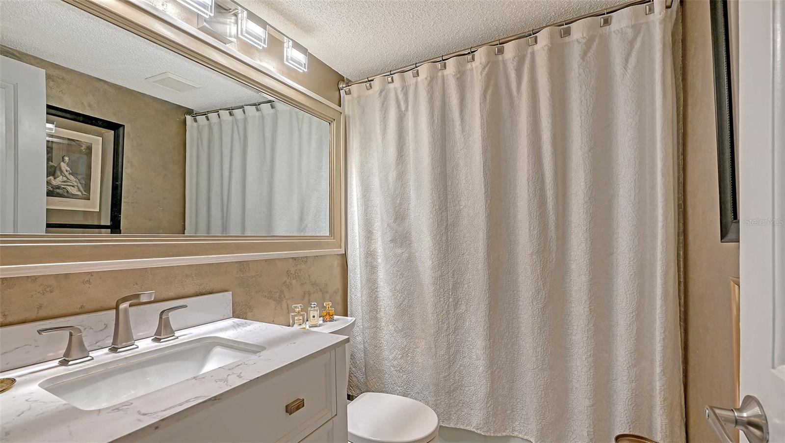 2640 CLUBHOUSE DR #203