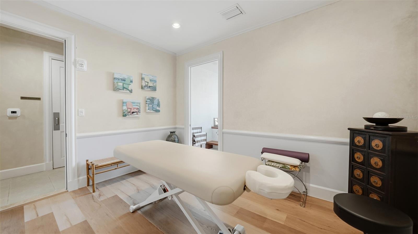 2052 BENJAMIN FRANKLIN DR #D702