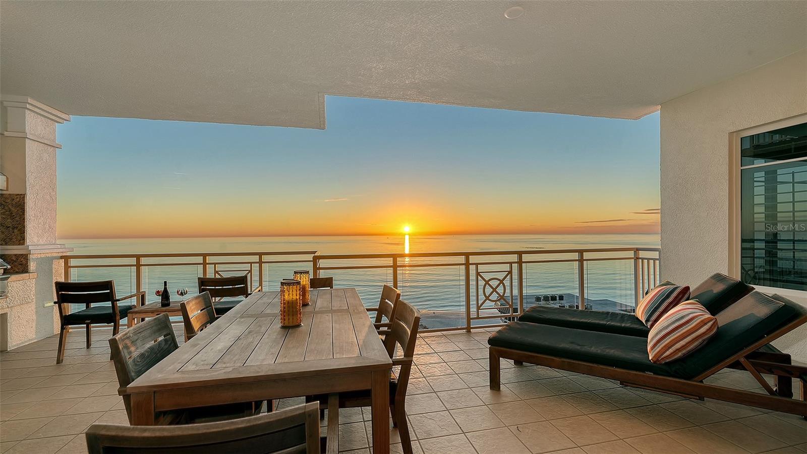 2052 BENJAMIN FRANKLIN DR #D702