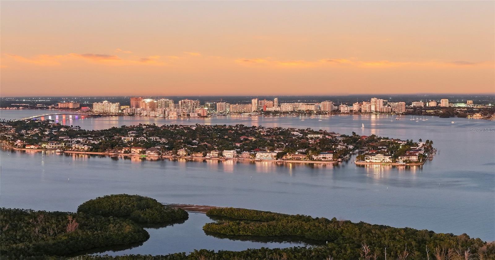 2052 BENJAMIN FRANKLIN DR #D702