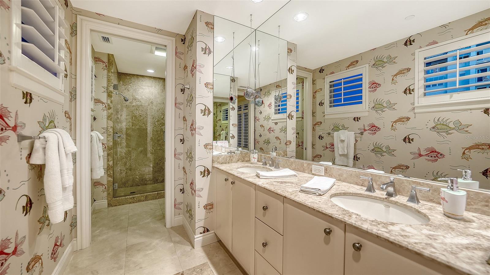 2052 BENJAMIN FRANKLIN DR #D702