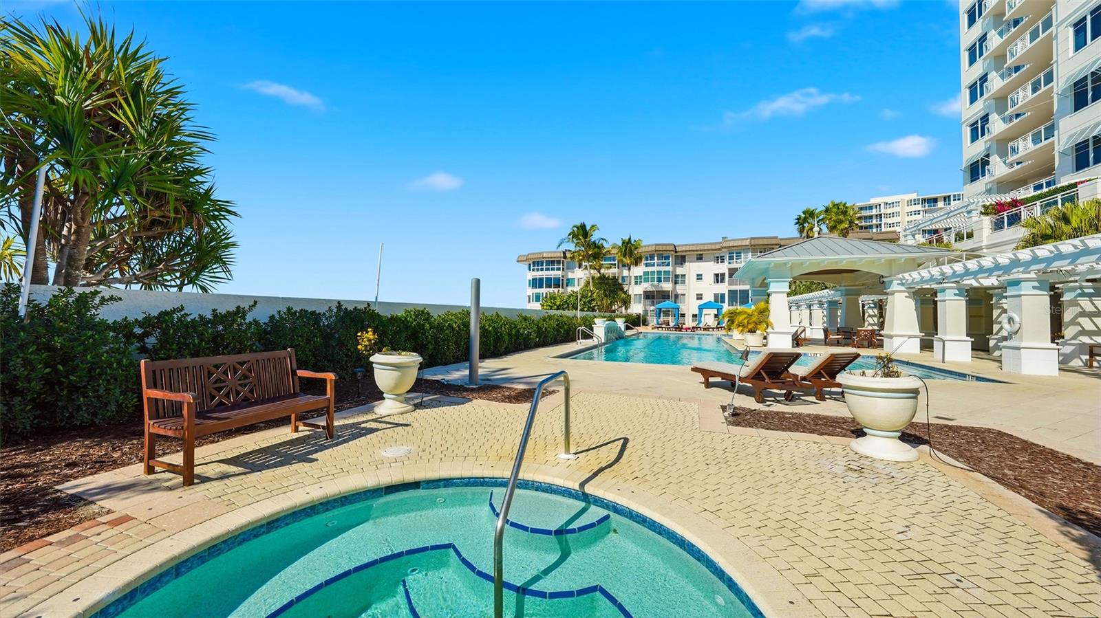 2052 BENJAMIN FRANKLIN DR #D702