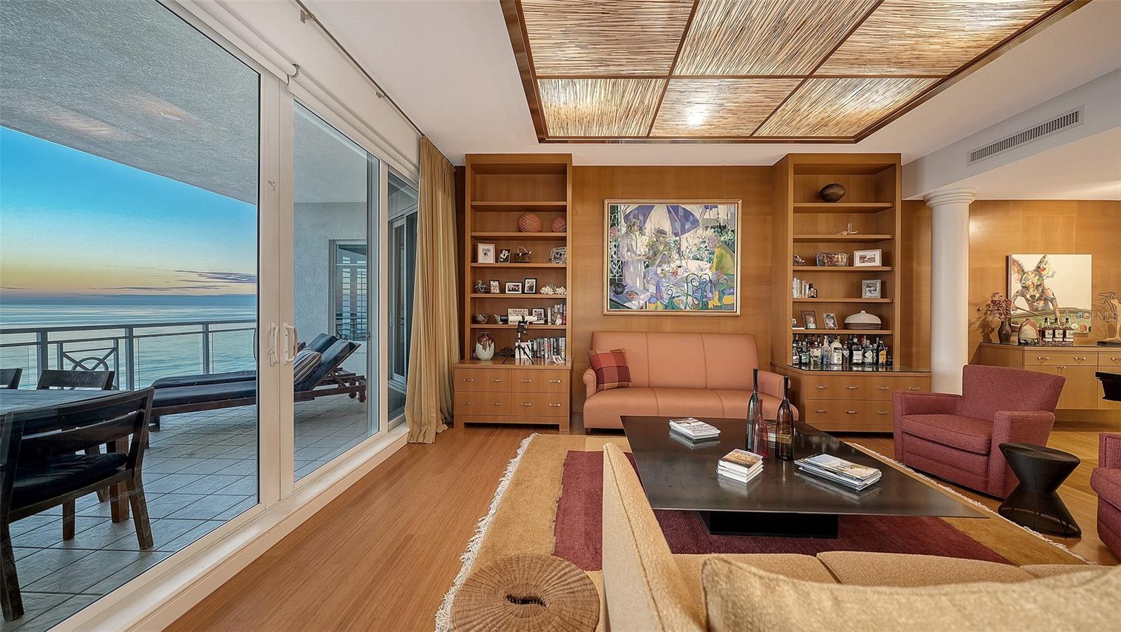 2052 BENJAMIN FRANKLIN DR #D702