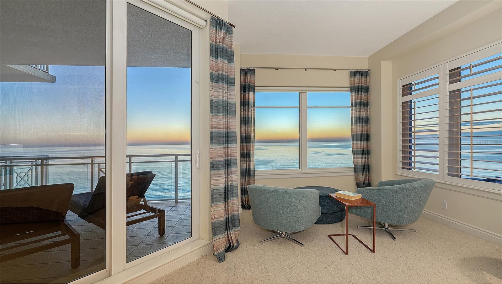 2052 BENJAMIN FRANKLIN DR #D702