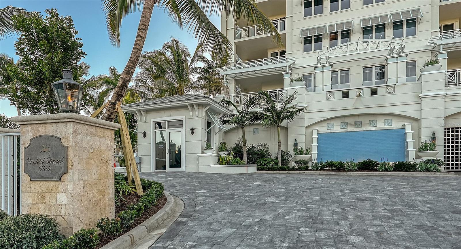 2052 BENJAMIN FRANKLIN DR #D702