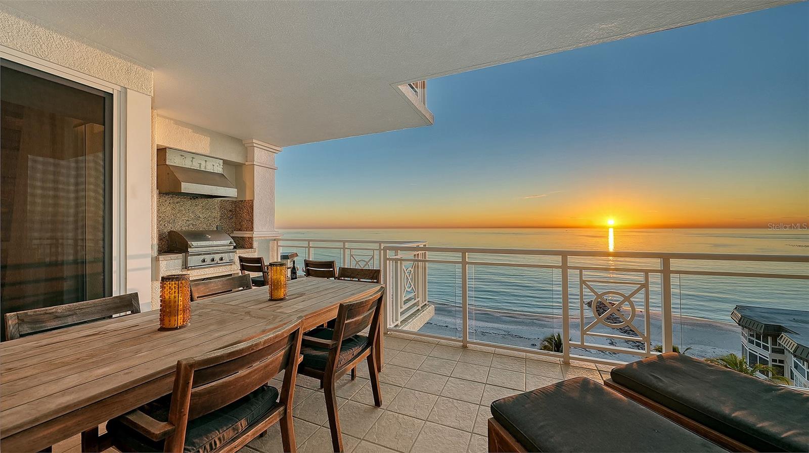 2052 BENJAMIN FRANKLIN DR #D702