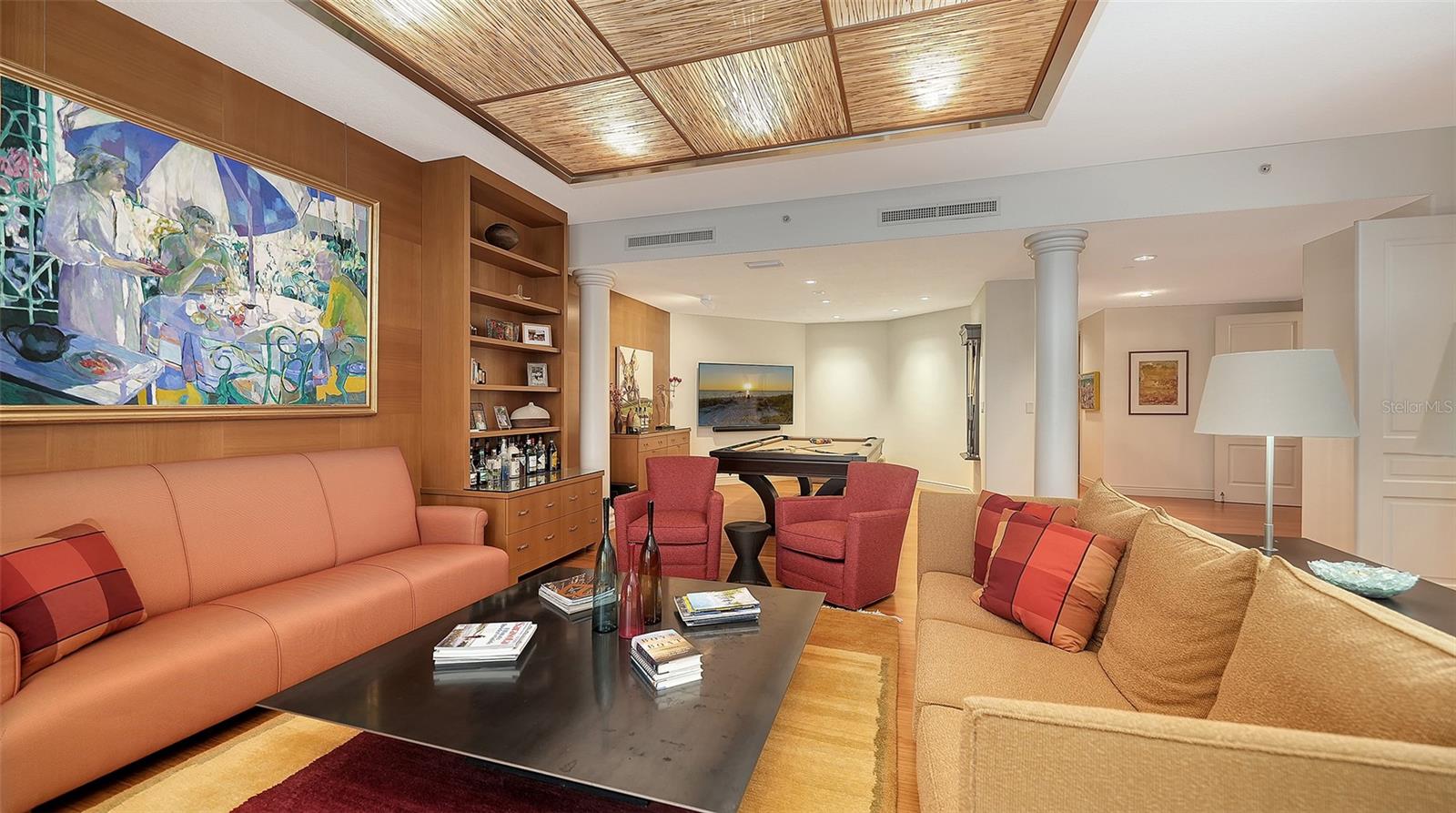 2052 BENJAMIN FRANKLIN DR #D702