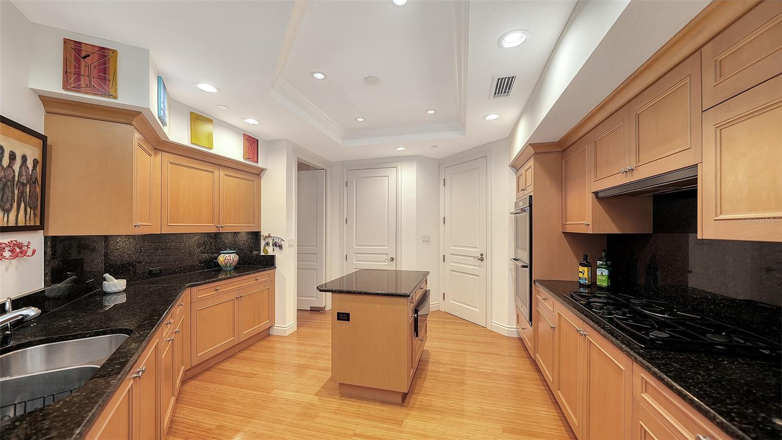 2052 BENJAMIN FRANKLIN DR #D702