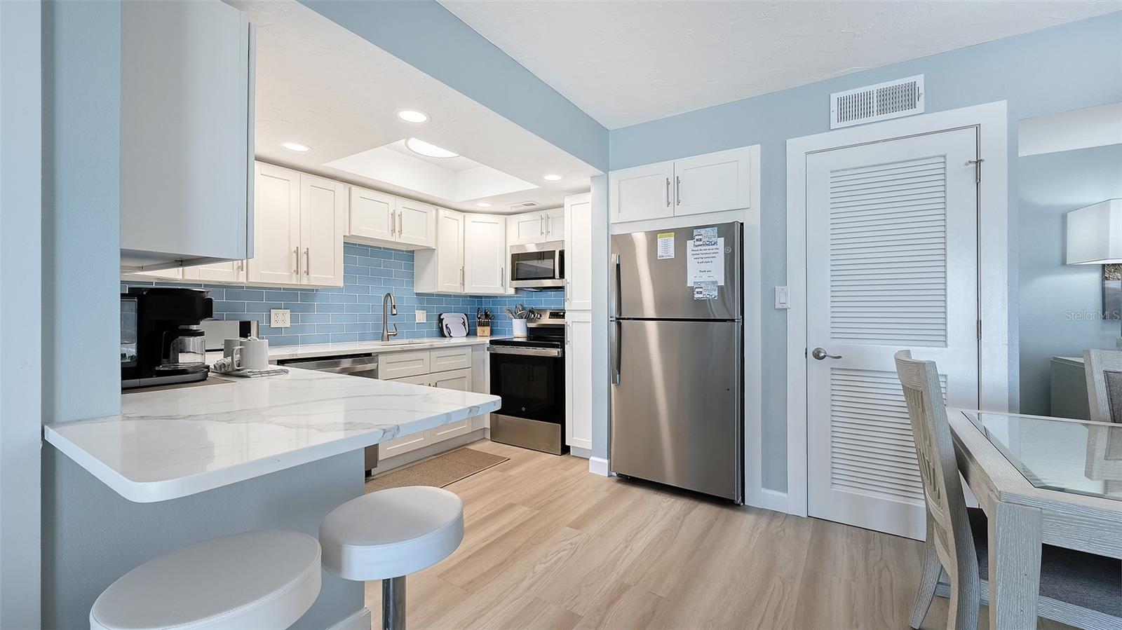 6310 MIDNIGHT PASS RD #101N