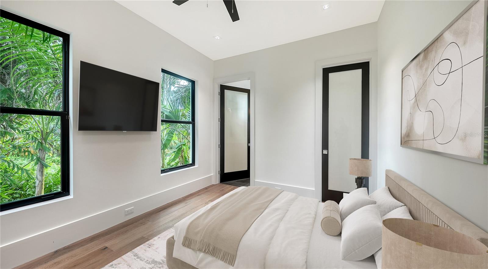 1429 N LAKE SHORE DR