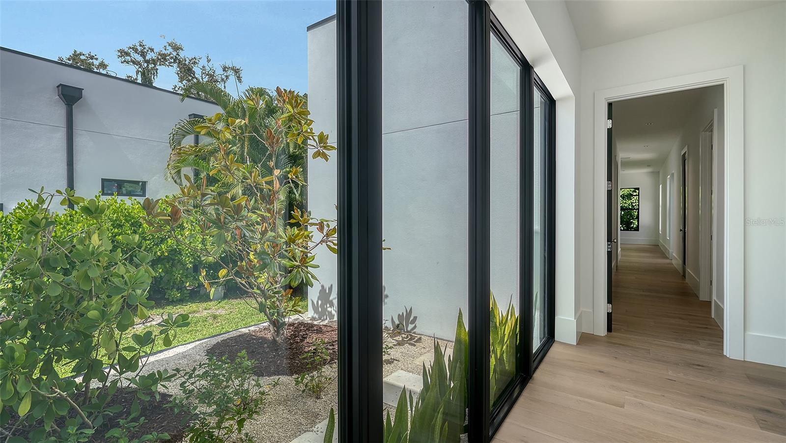 1429 N LAKE SHORE DR