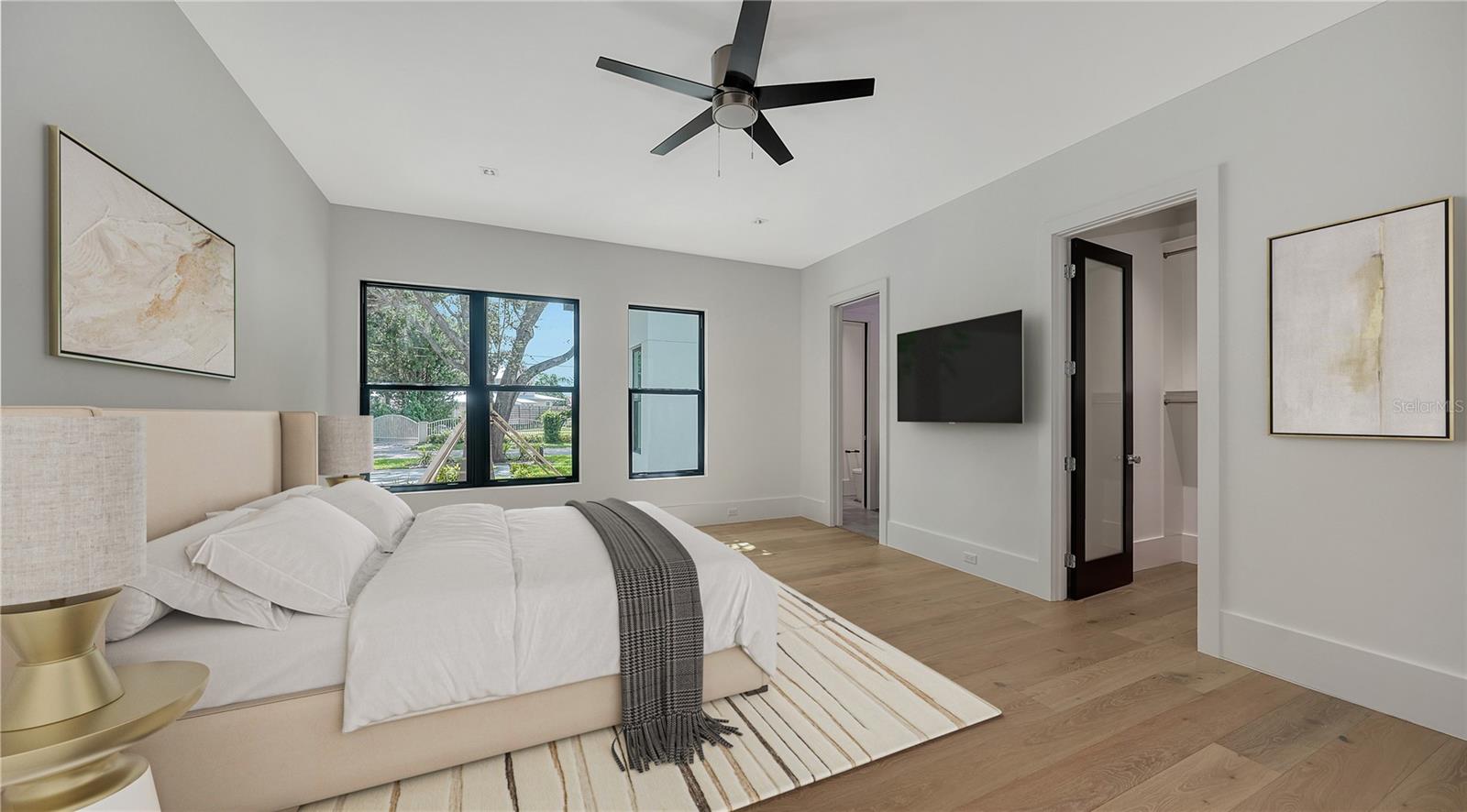 1429 N LAKE SHORE DR