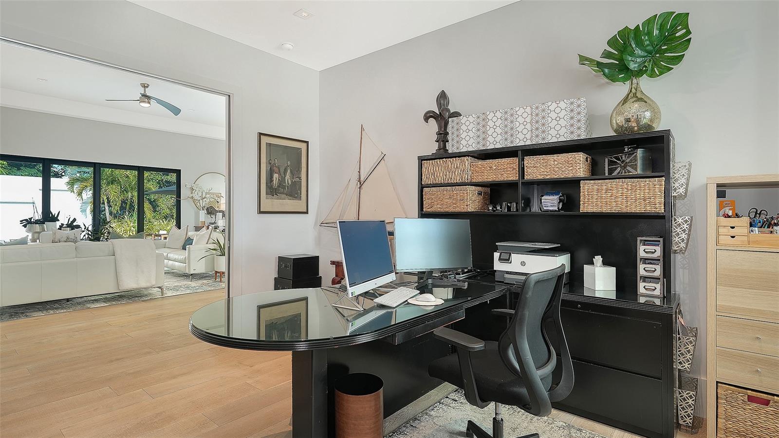 1421 N LAKE SHORE DR