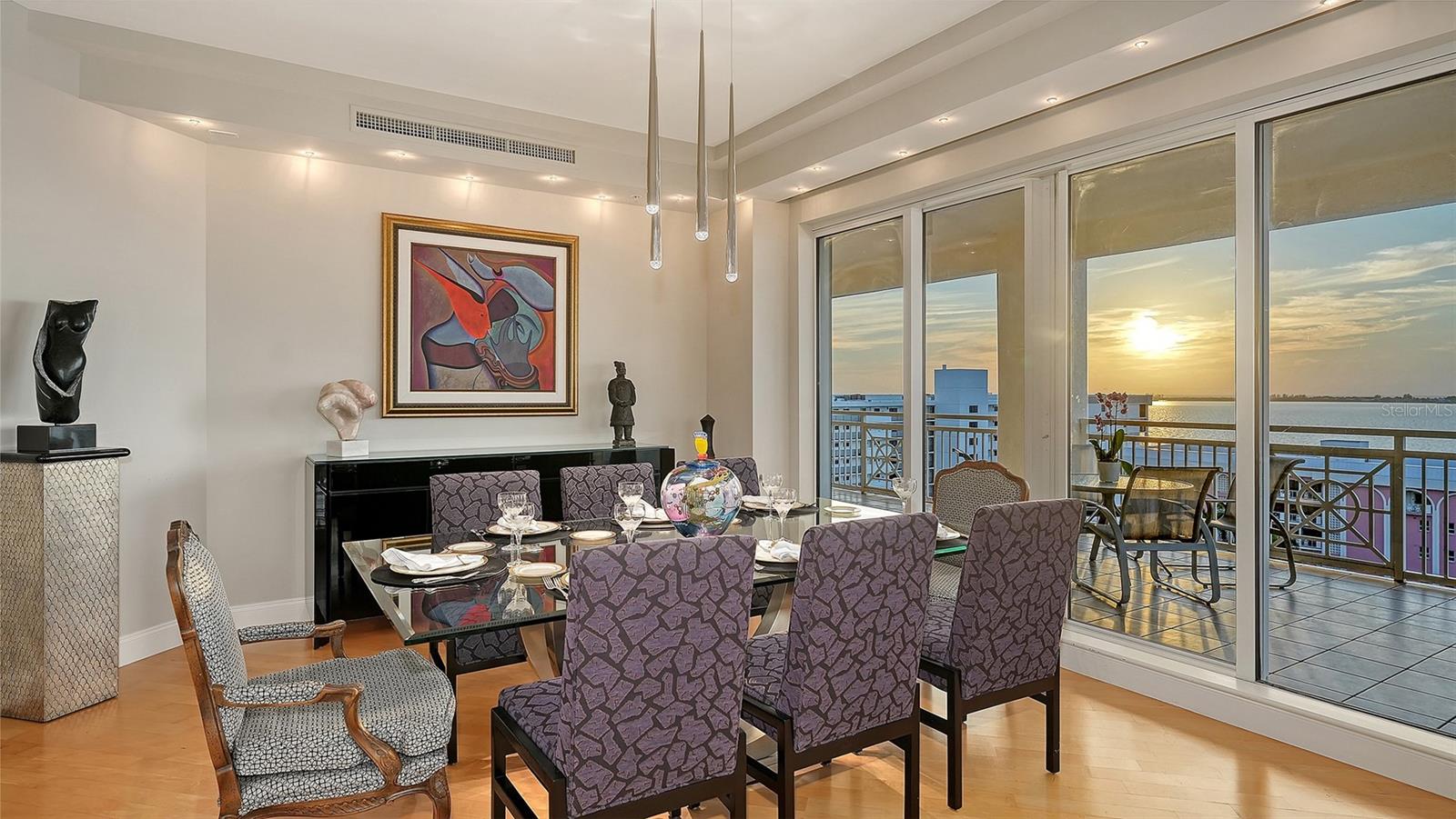 35 WATERGATE DR #1005