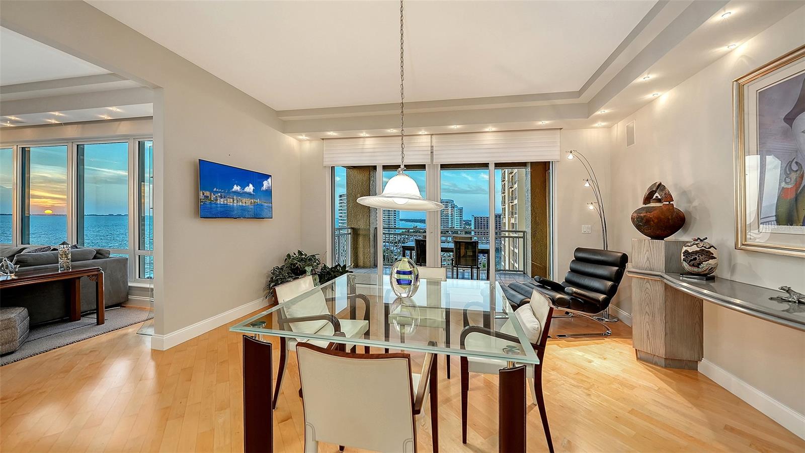 35 WATERGATE DR #1005