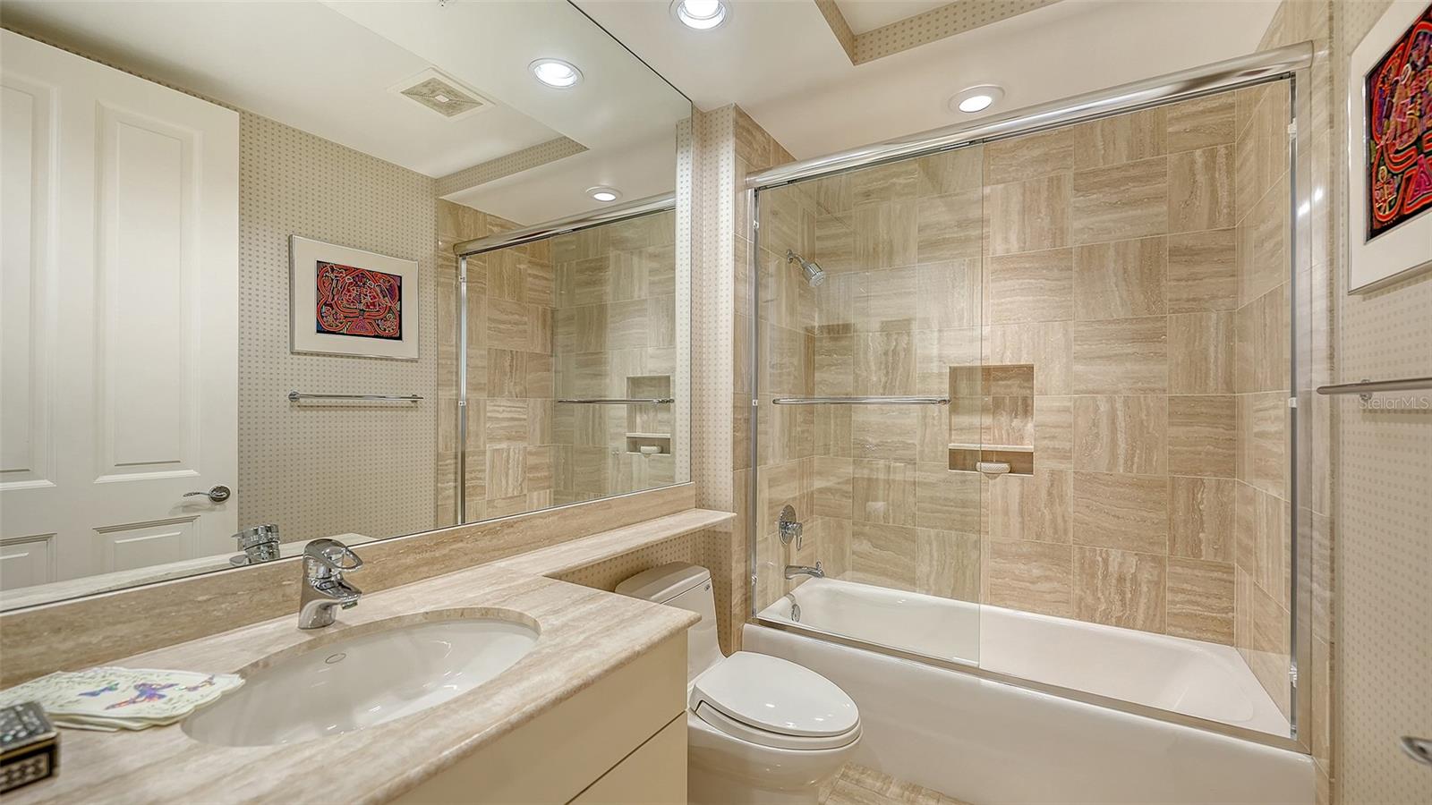 35 WATERGATE DR #1005