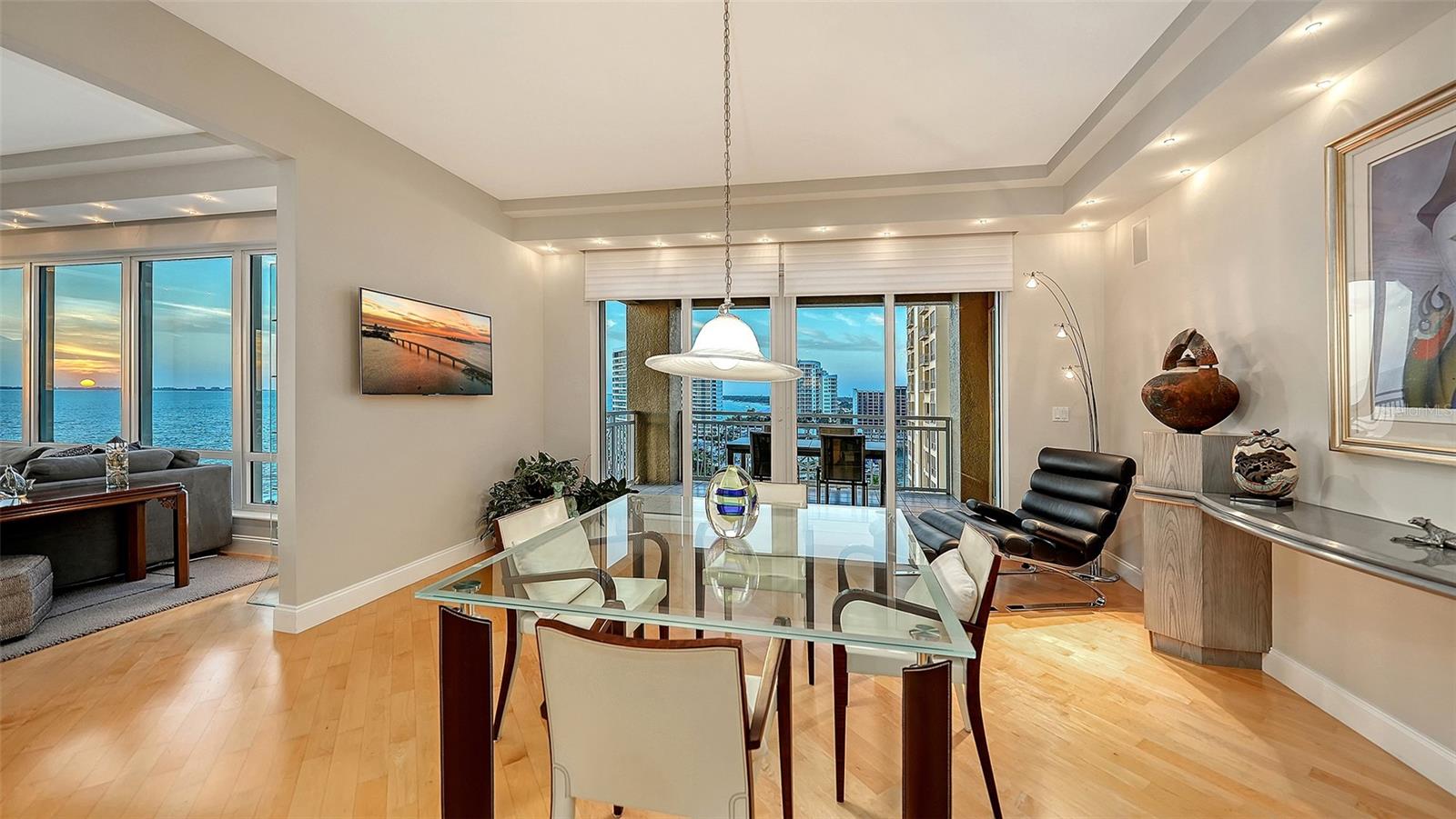 35 WATERGATE DR #1005