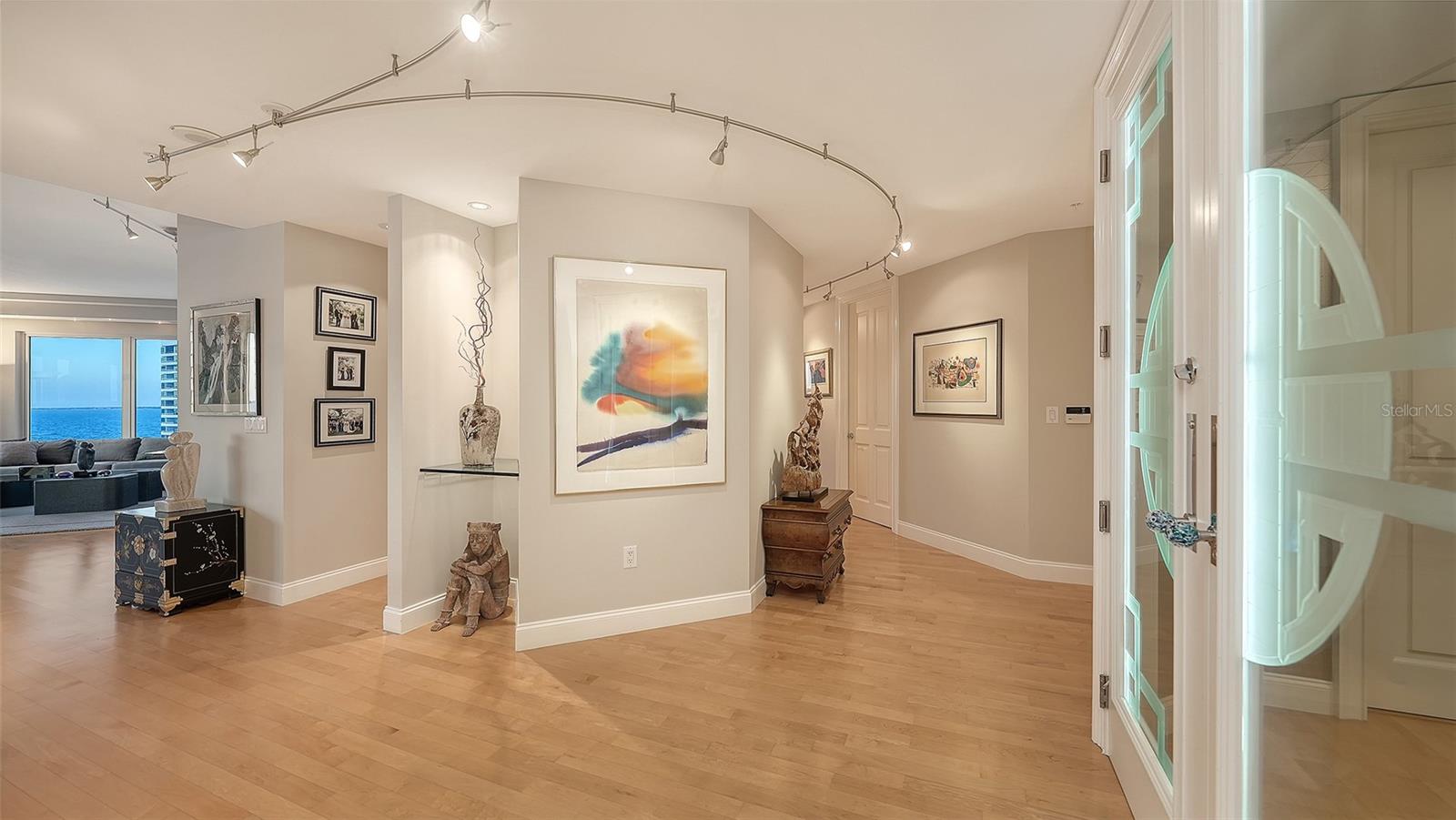 35 WATERGATE DR #1005