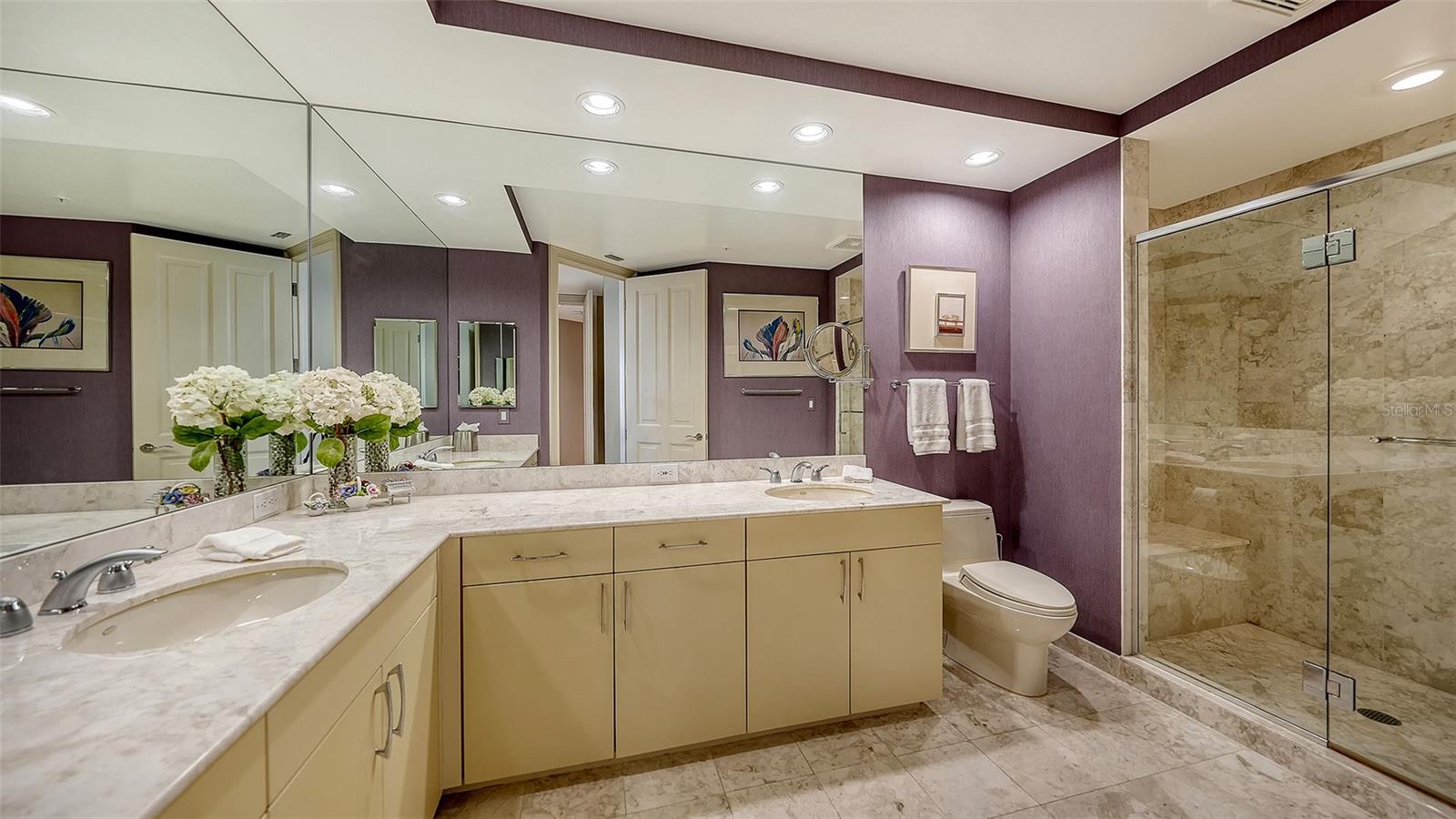 35 WATERGATE DR #1005