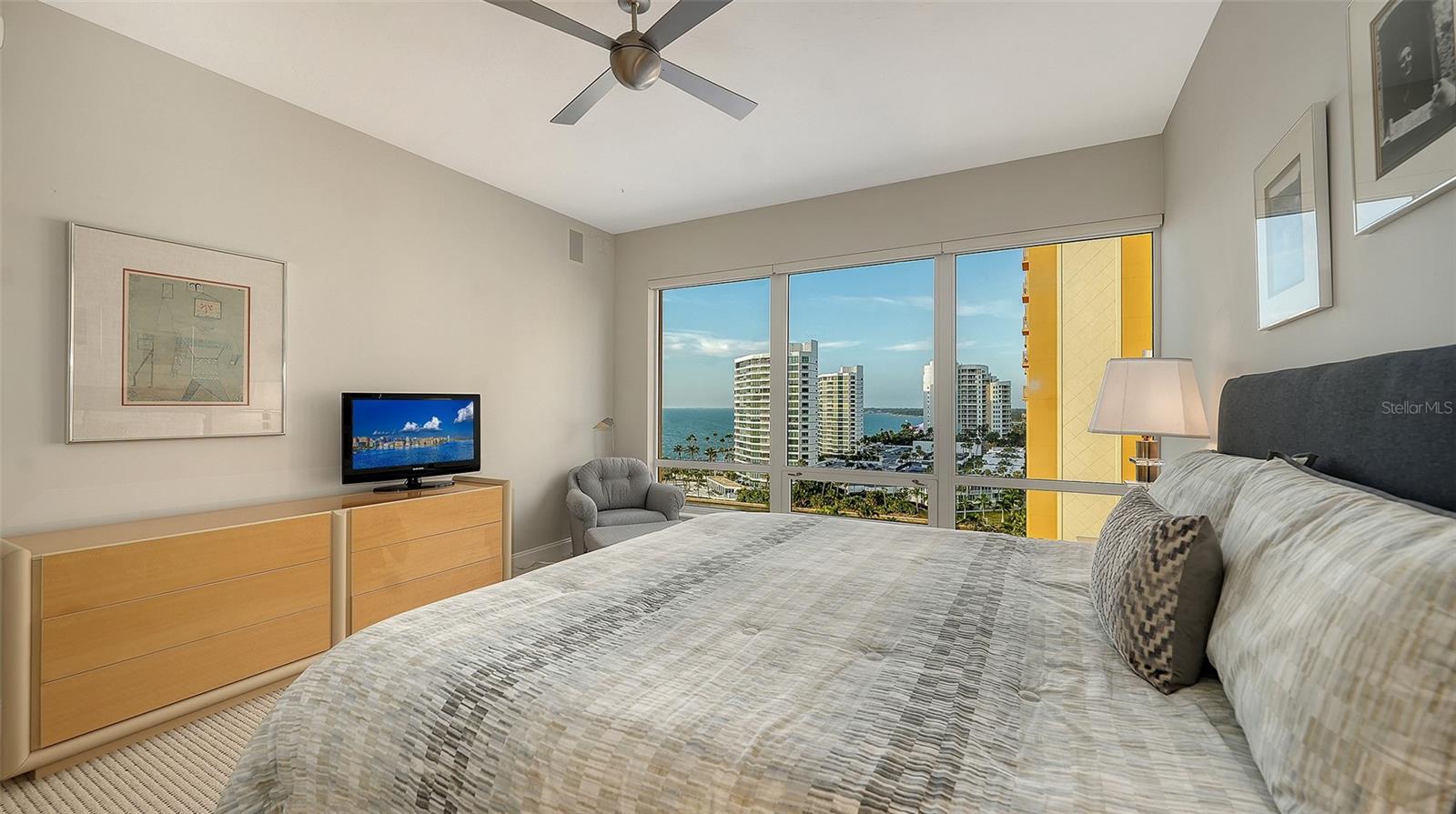 35 WATERGATE DR #1005