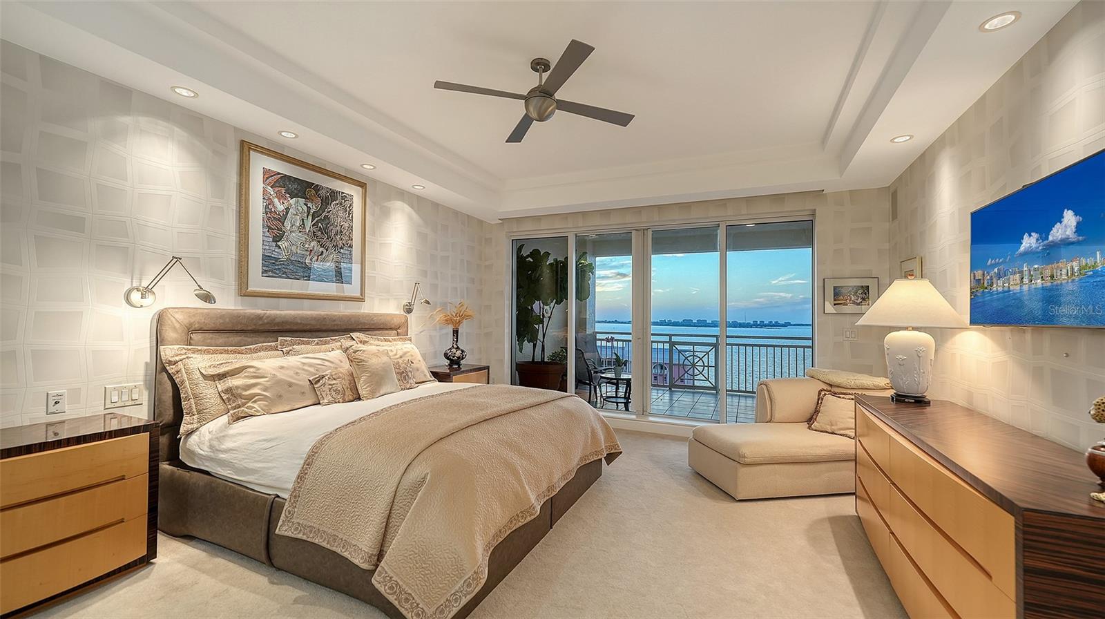 35 WATERGATE DR #1005