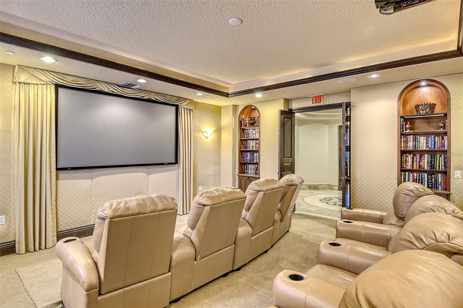 464 GOLDEN GATE PT #702