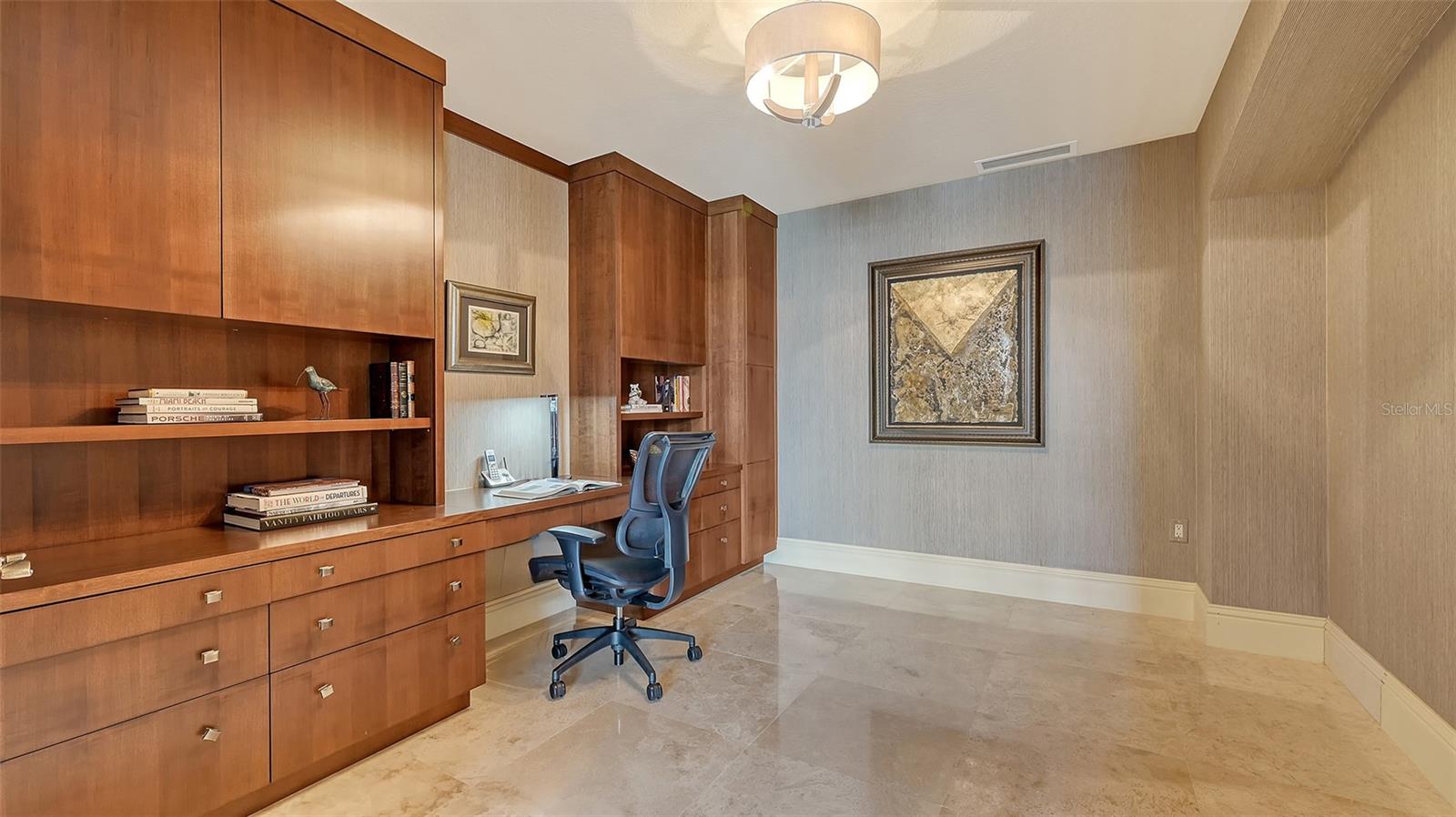 464 GOLDEN GATE PT #702