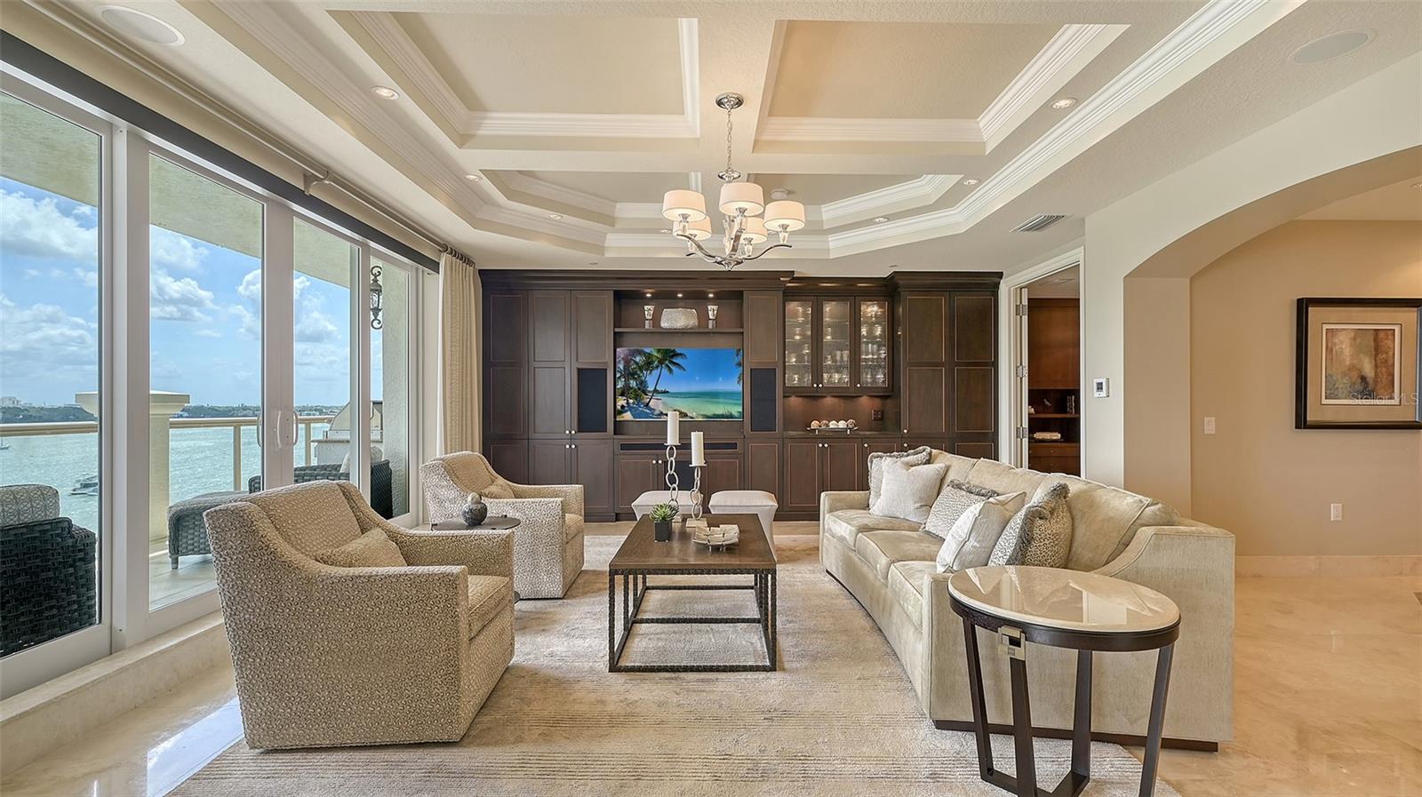 464 GOLDEN GATE PT #702