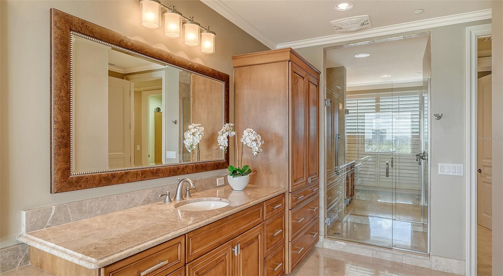 464 GOLDEN GATE PT #702