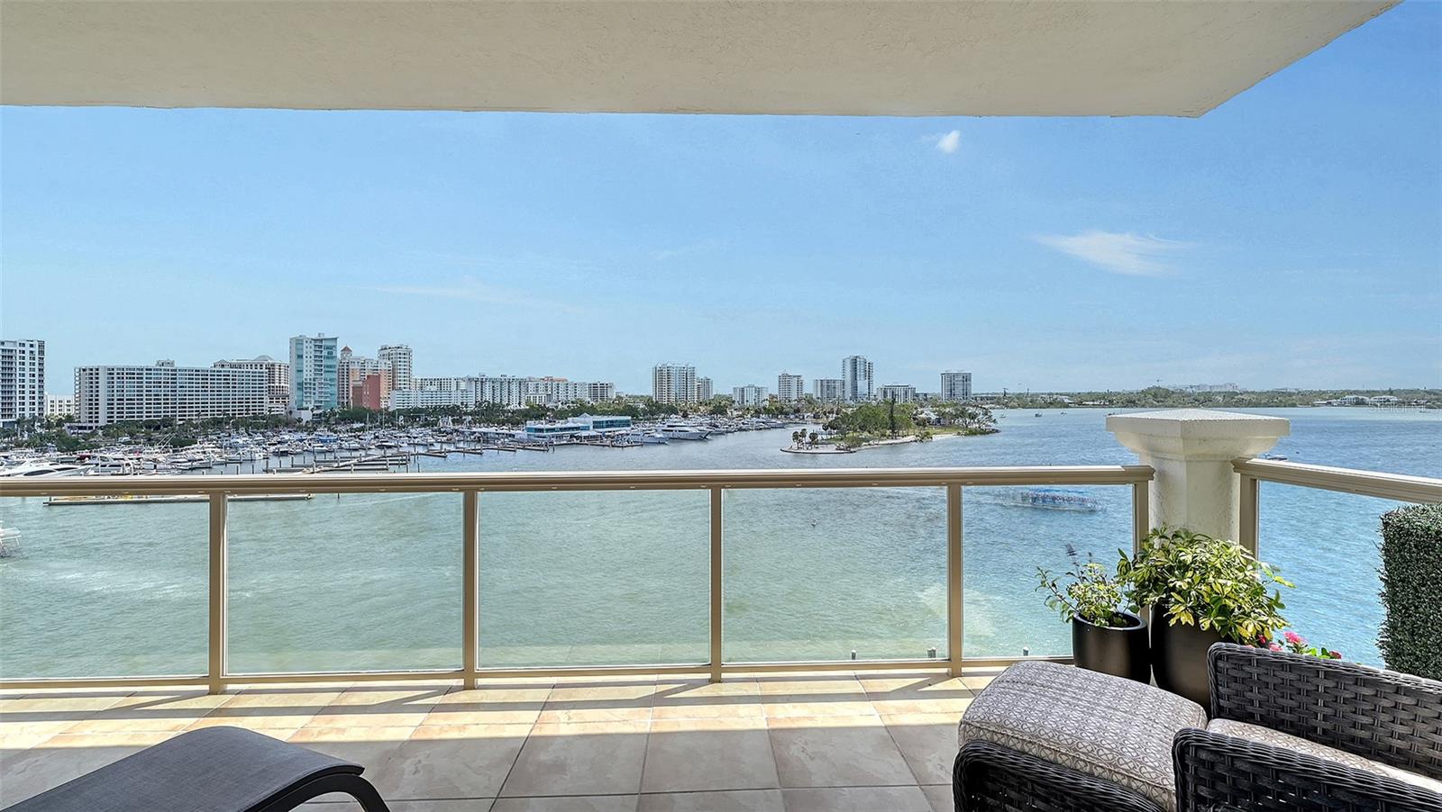 464 GOLDEN GATE PT #702