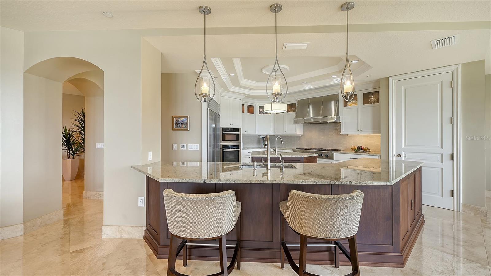 464 GOLDEN GATE PT #702