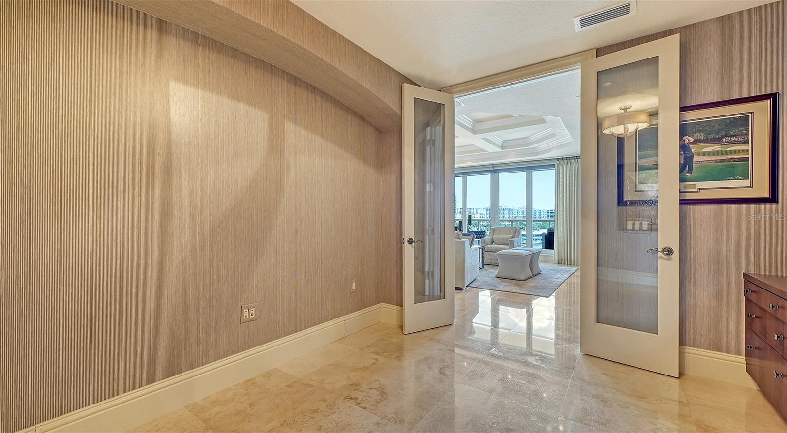 464 GOLDEN GATE PT #702