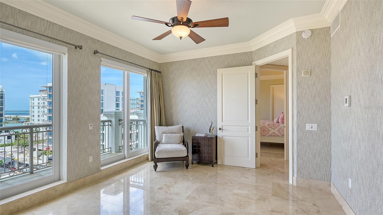 464 GOLDEN GATE PT #702