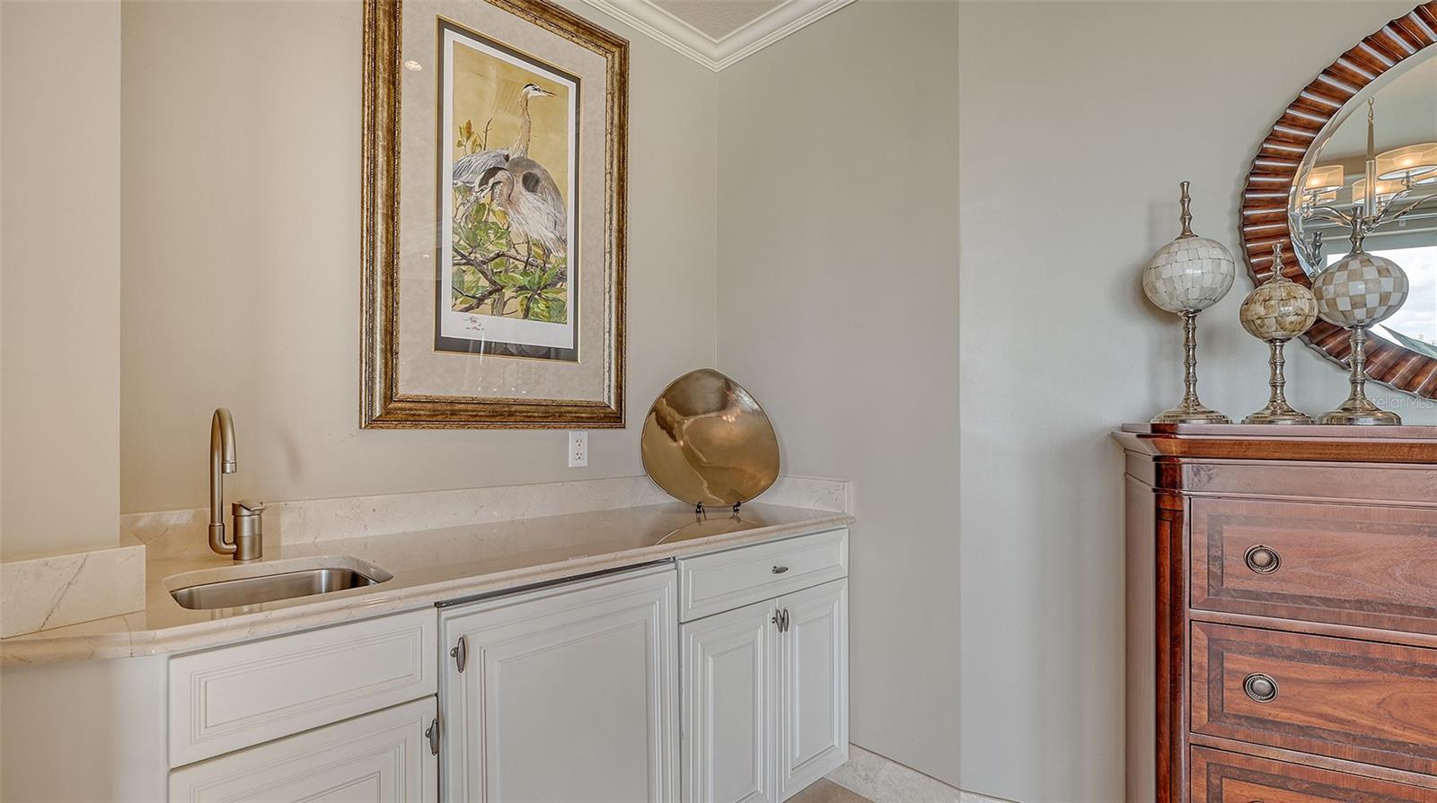 464 GOLDEN GATE PT #702