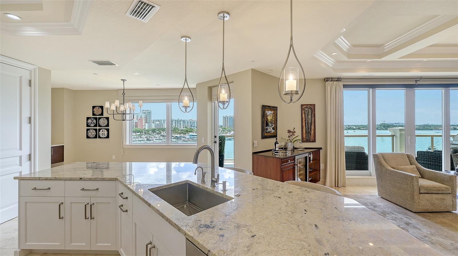 464 GOLDEN GATE PT #702