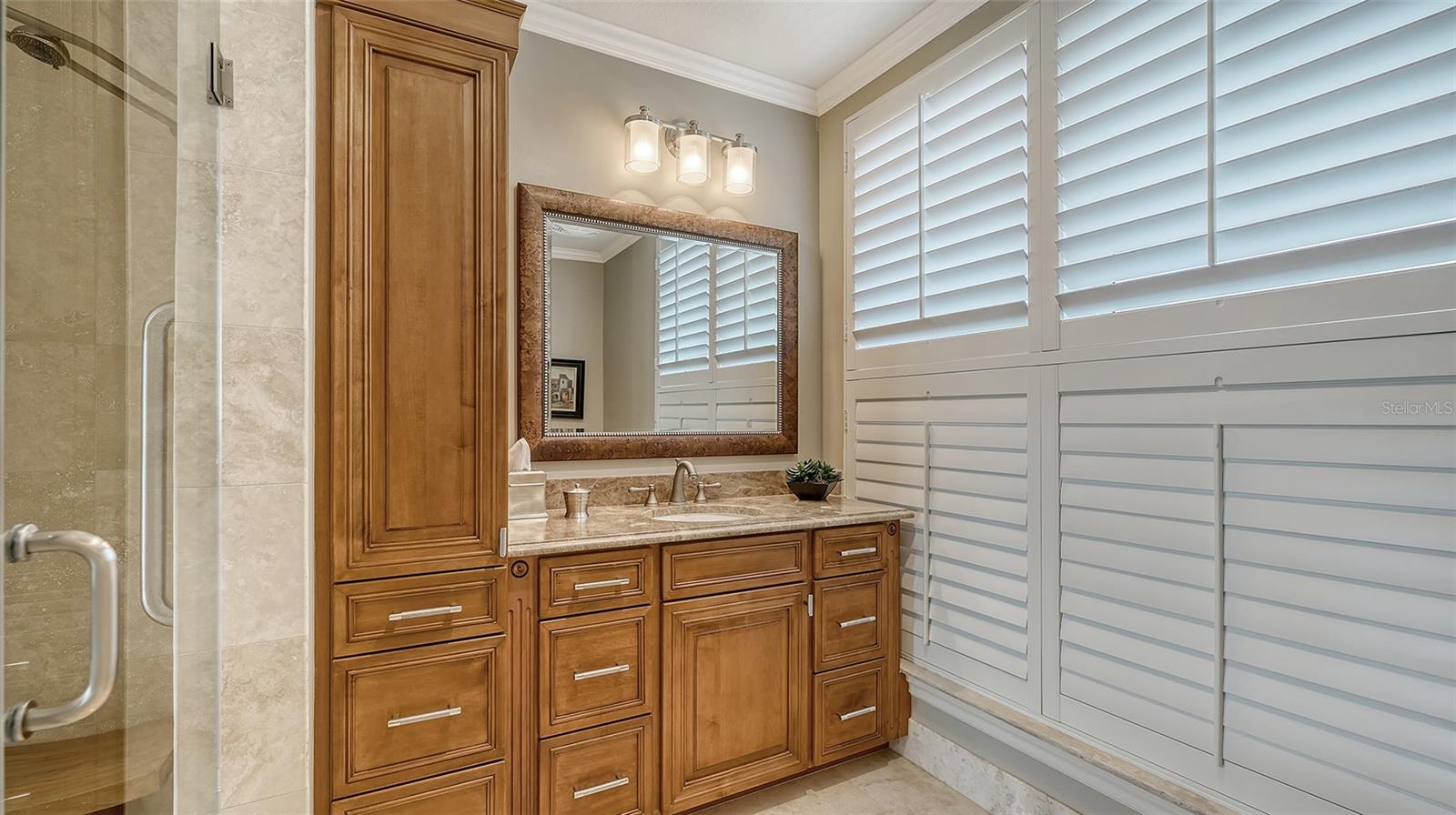 464 GOLDEN GATE PT #702