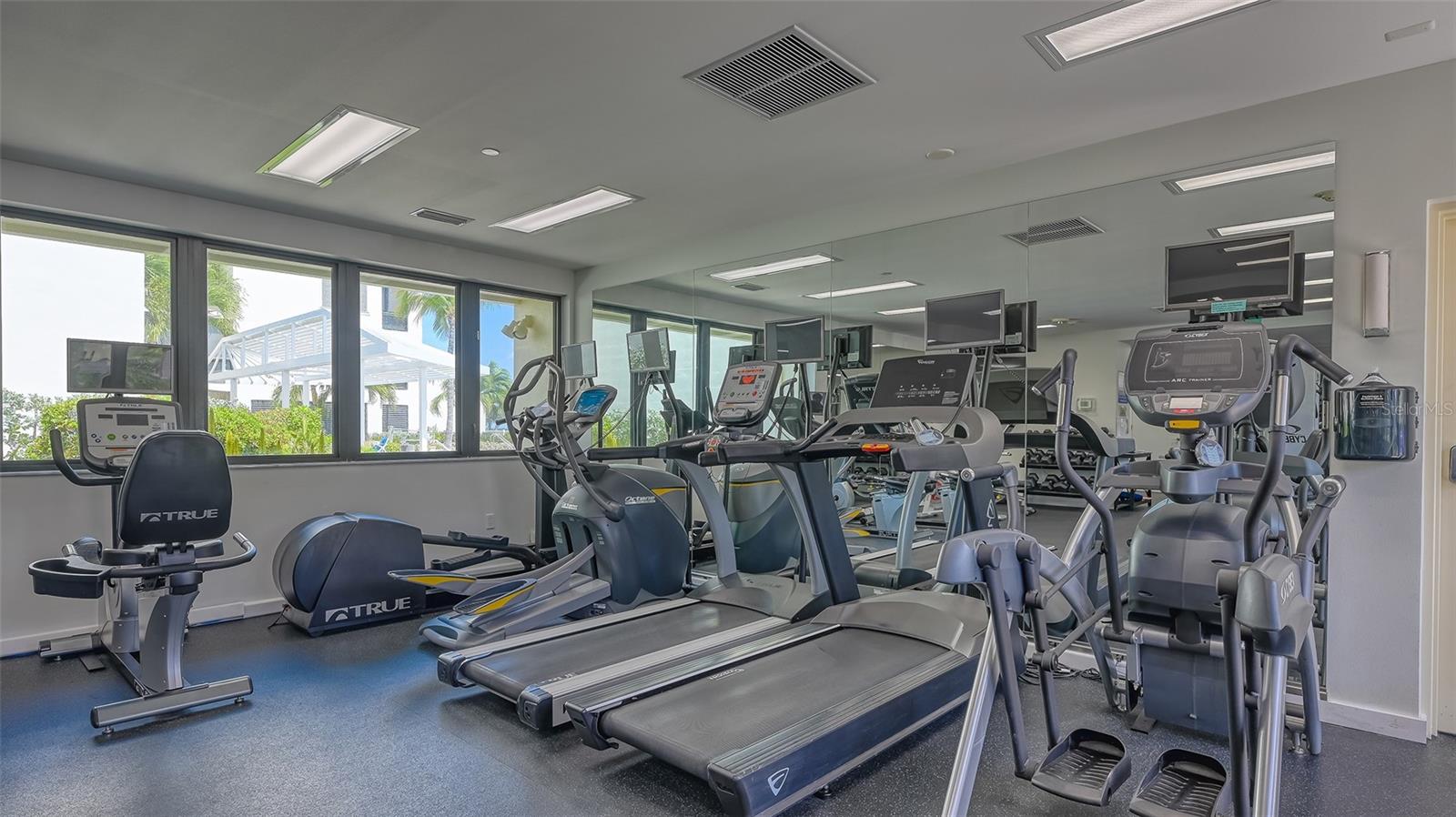 2120 HARBOURSIDE DR #623