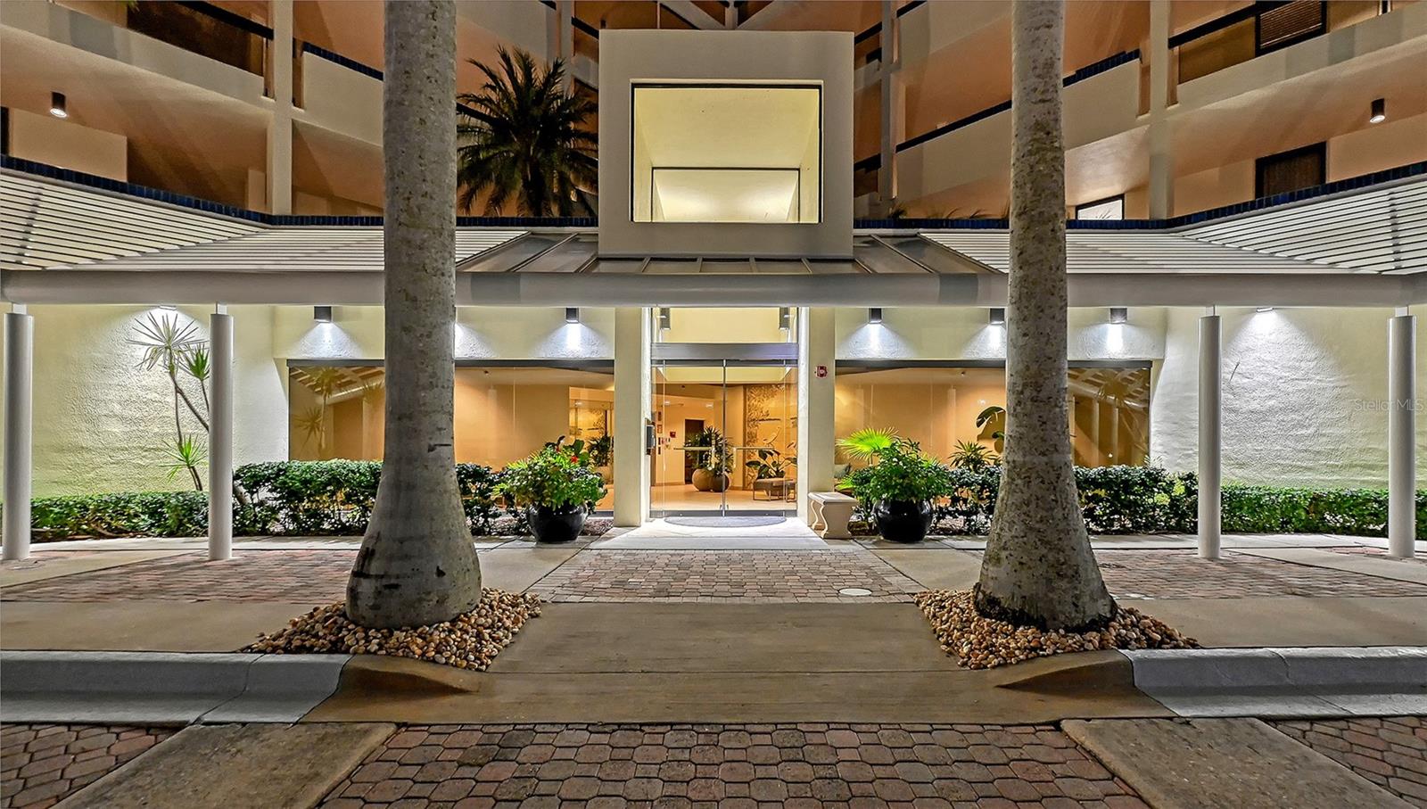 1932 HARBOURSIDE DR #242