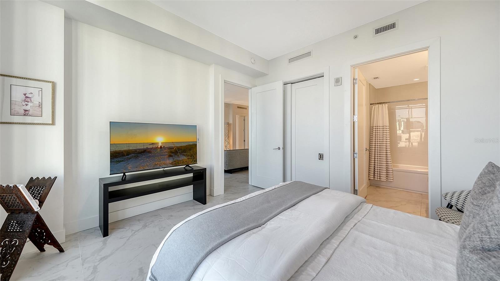 111 S PINEAPPLE AVE #1013