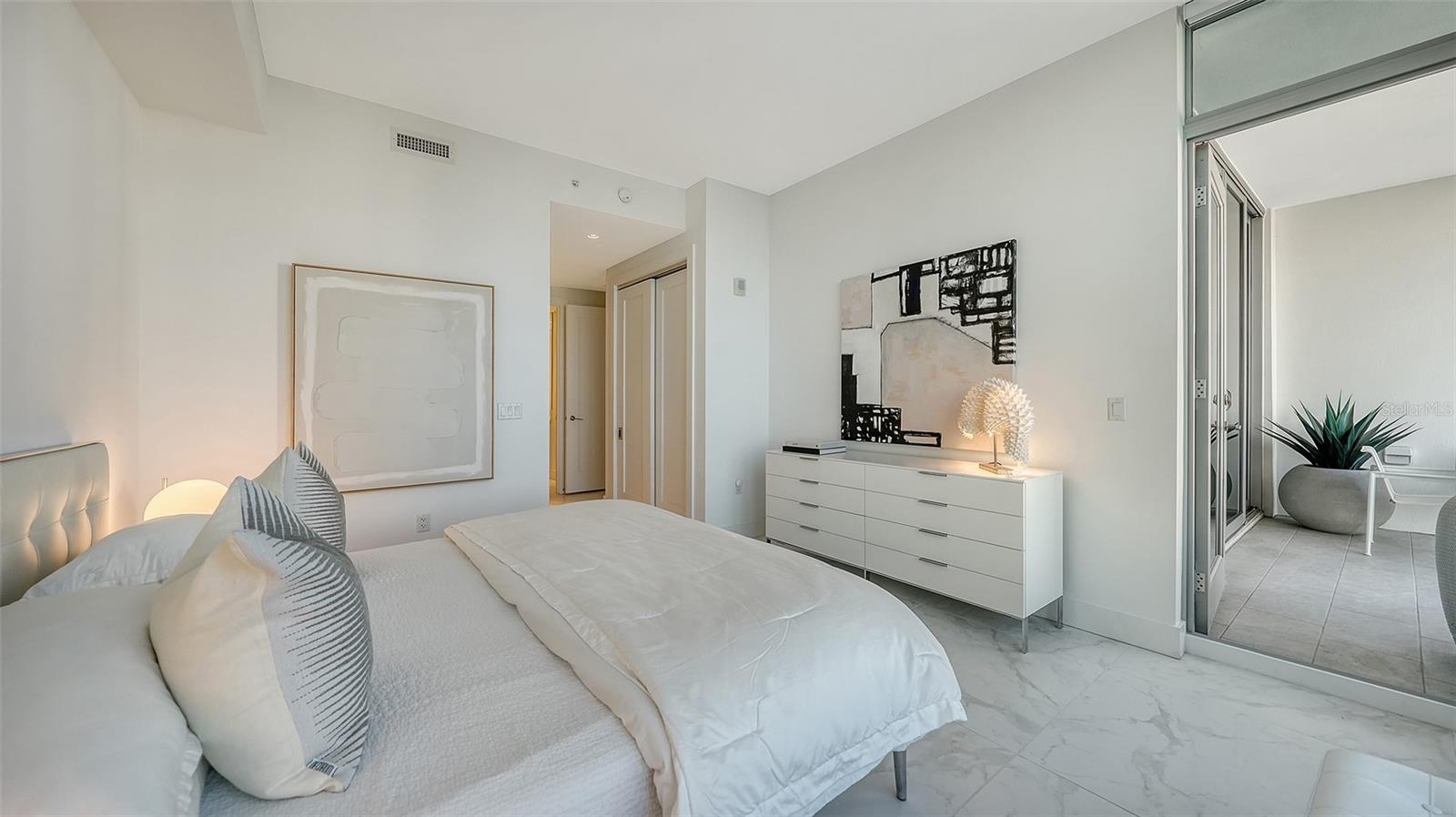 111 S PINEAPPLE AVE #1013